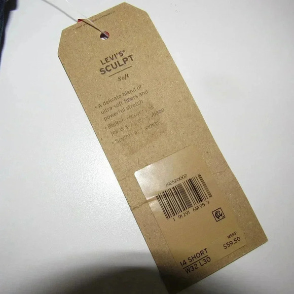 NWT LEVI’S Classic Boot Cut Sculpt Jeans Size 14S - Picture 2 of 12